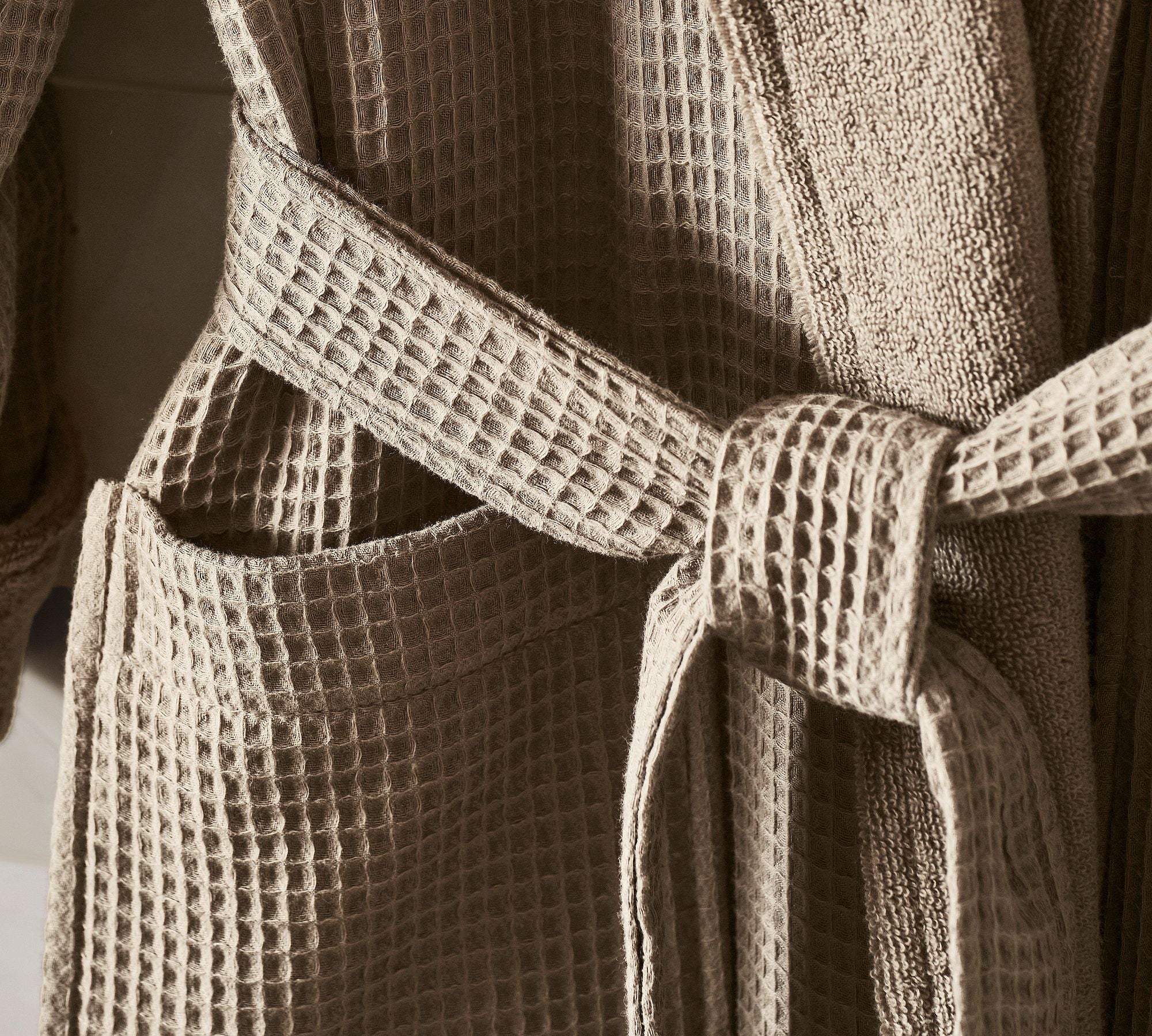 Dwell™ Waffle Weave Resort Robe 1